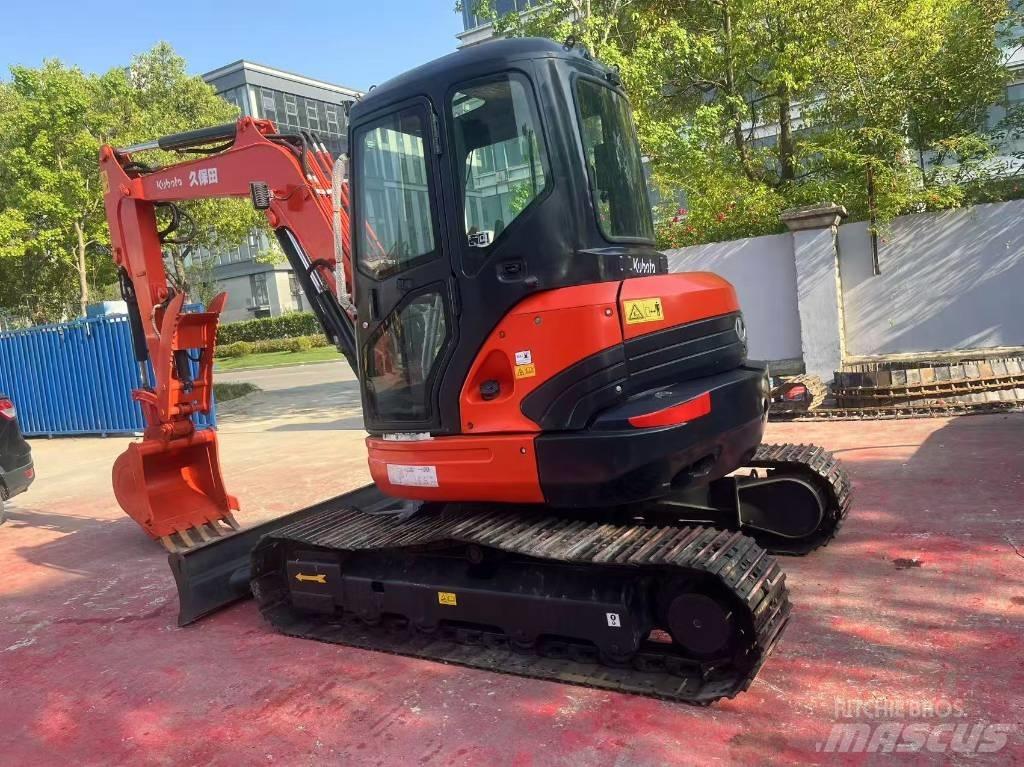 Kubota U 55 小型挖土機/掘鑿機<7t(小型挖掘機)