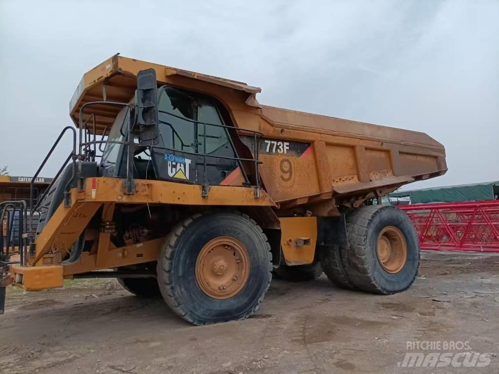 CAT 773 F 鉸接式起吊車