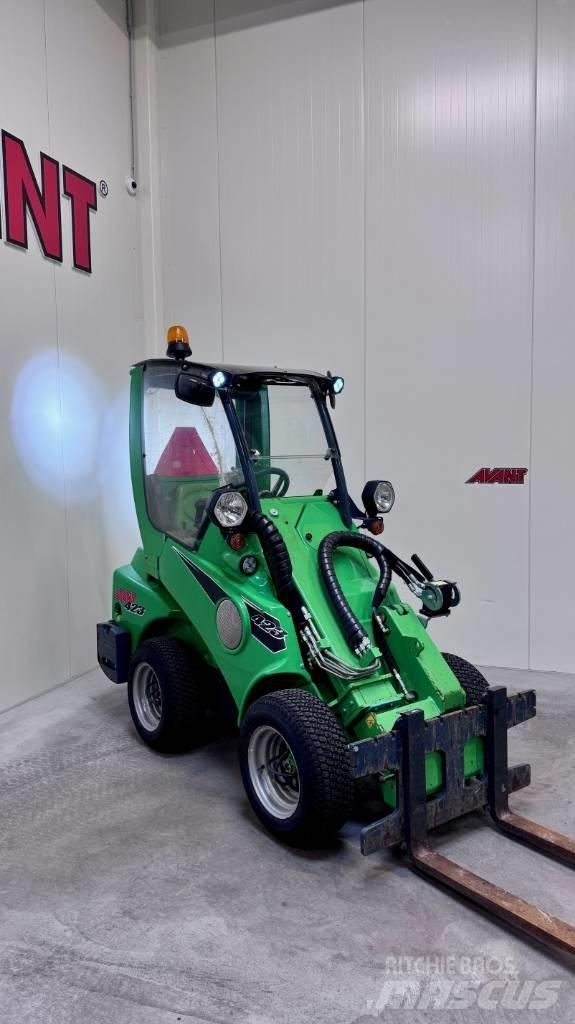 Avant 423 滑移轉向裝載機