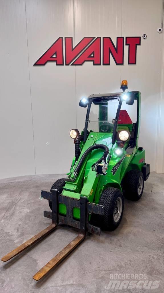 Avant 423 滑移轉向裝載機