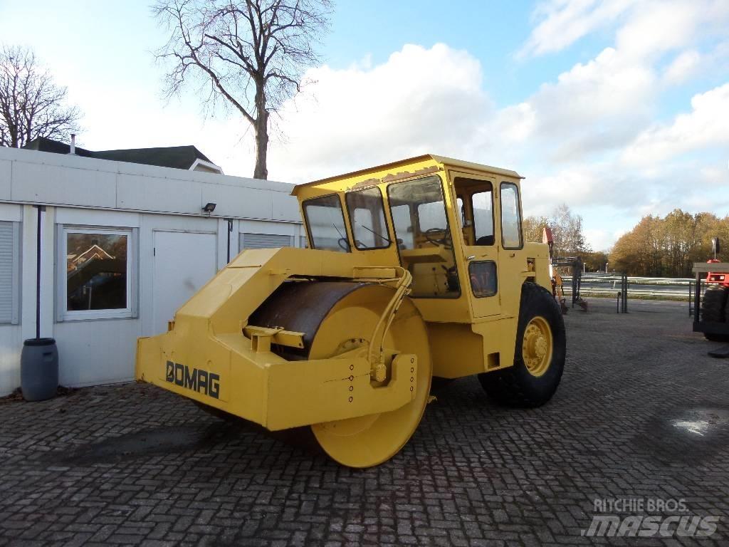 Bomag BW 211 AD 單輪滾壓機