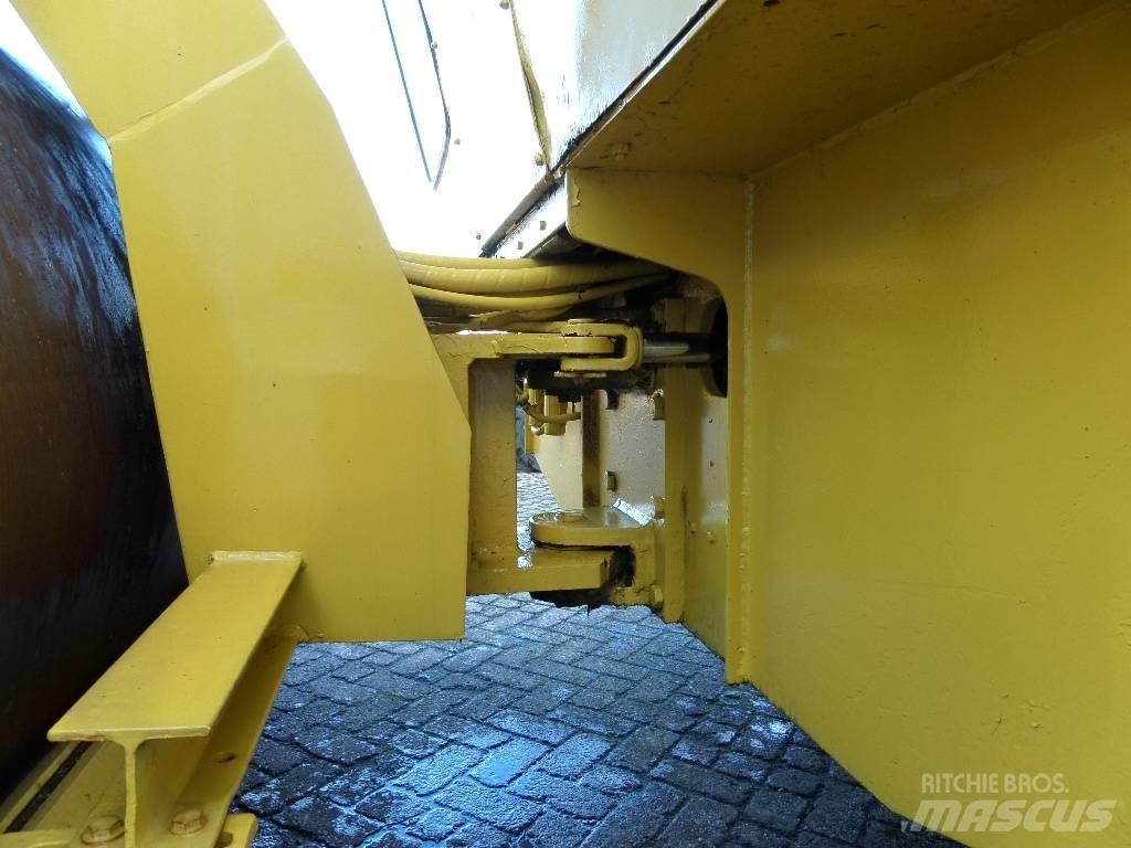 Bomag BW 211 AD 單輪滾壓機