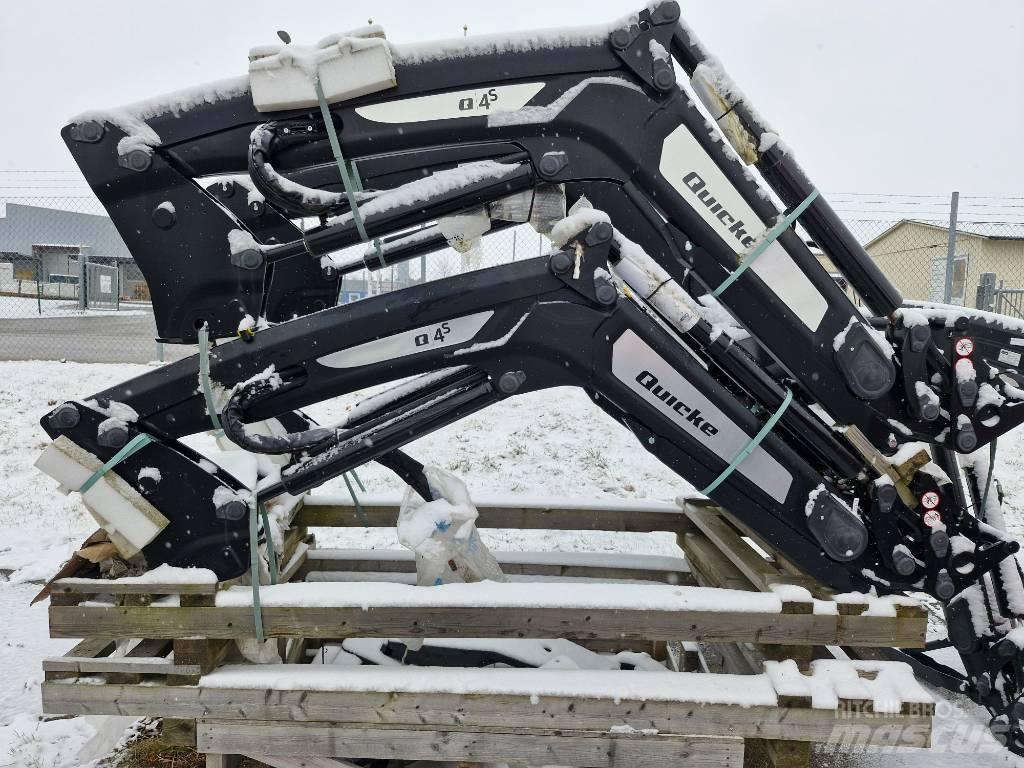 Ålö Q4S 前端裝載機和挖掘機