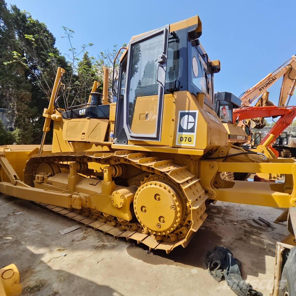 CAT D 7 G 平土機
