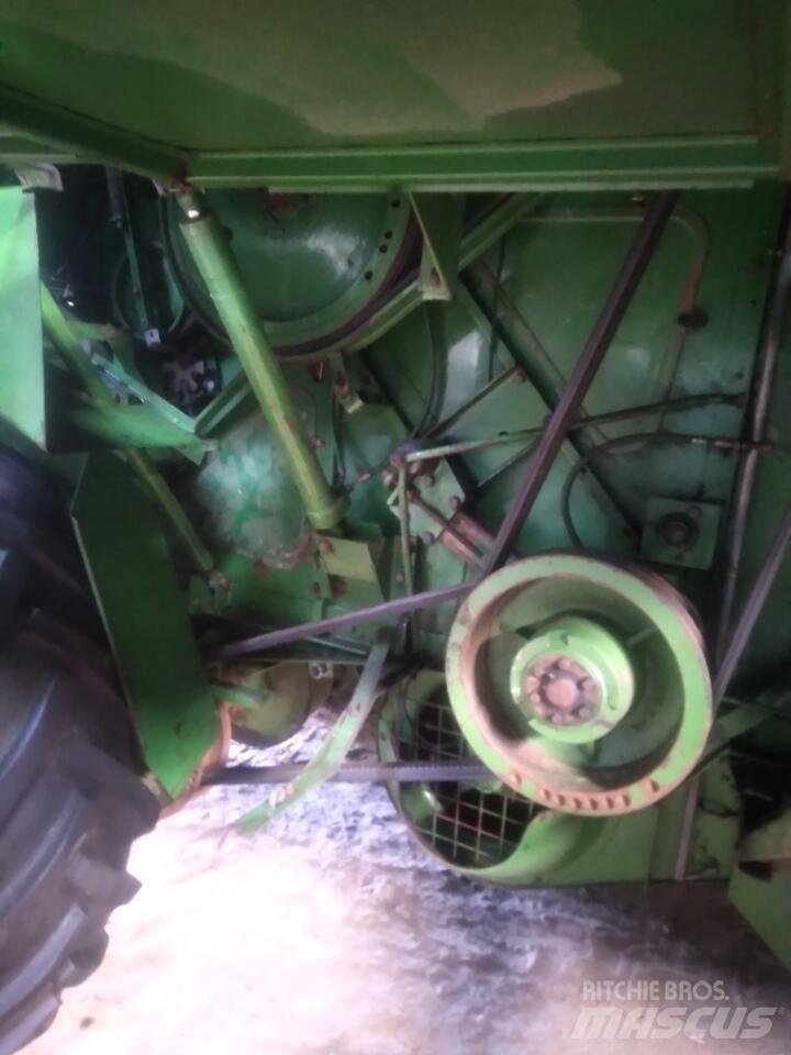 John Deere 1065 聯合收穫機