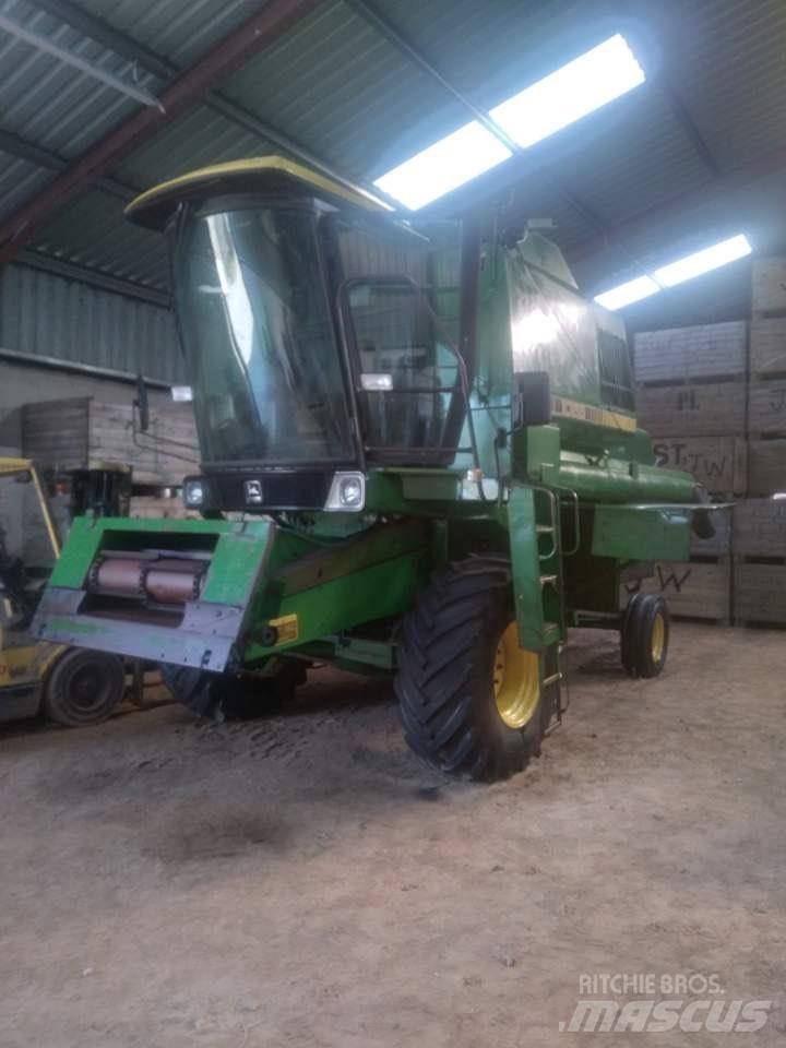John Deere 1065 聯合收穫機