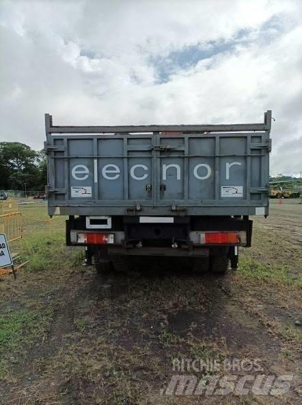 Iveco Trakker 410 起重機卡車