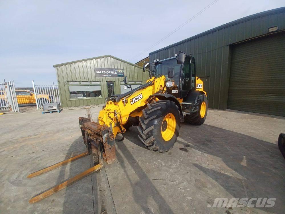 JCB TM 320 S 農業用伸縮臂裝載機