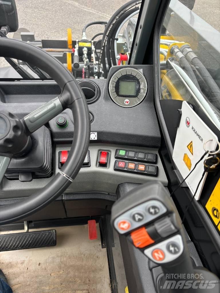 Kramer 1445 伸縮臂操作車