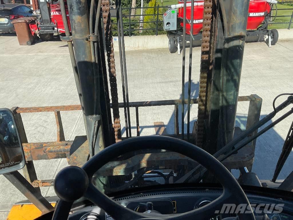 Hyundai 70 DA-9 伸縮臂操作車