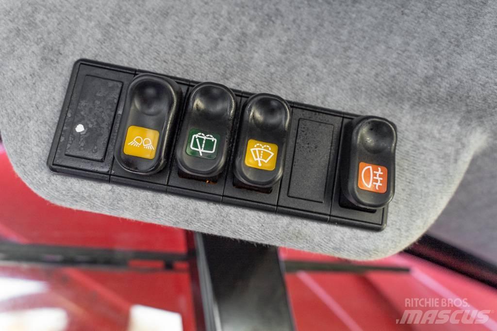 Manitou MT 1840 伸縮臂操作車