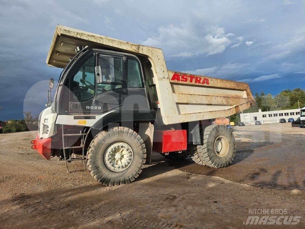 Astra RD 28 C 剛性傾卸卡車