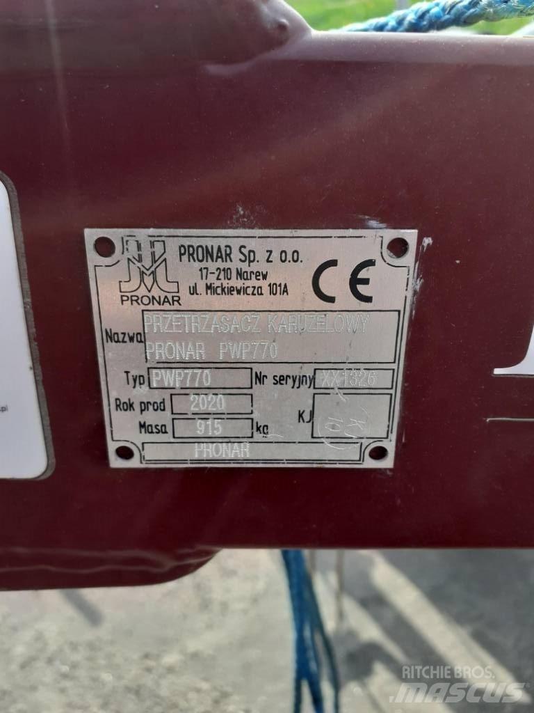 Pronar PWP 770 耙與翻草機