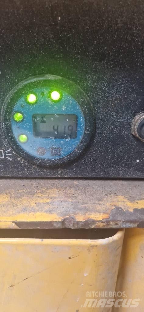 Haulotte Compact 8 剪式升降機