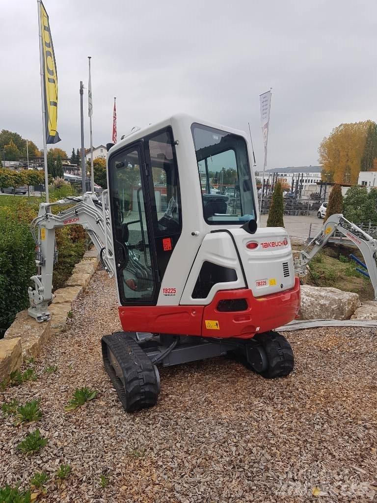 Takeuchi TB225 小型挖土機/掘鑿機<7t(小型挖掘機)