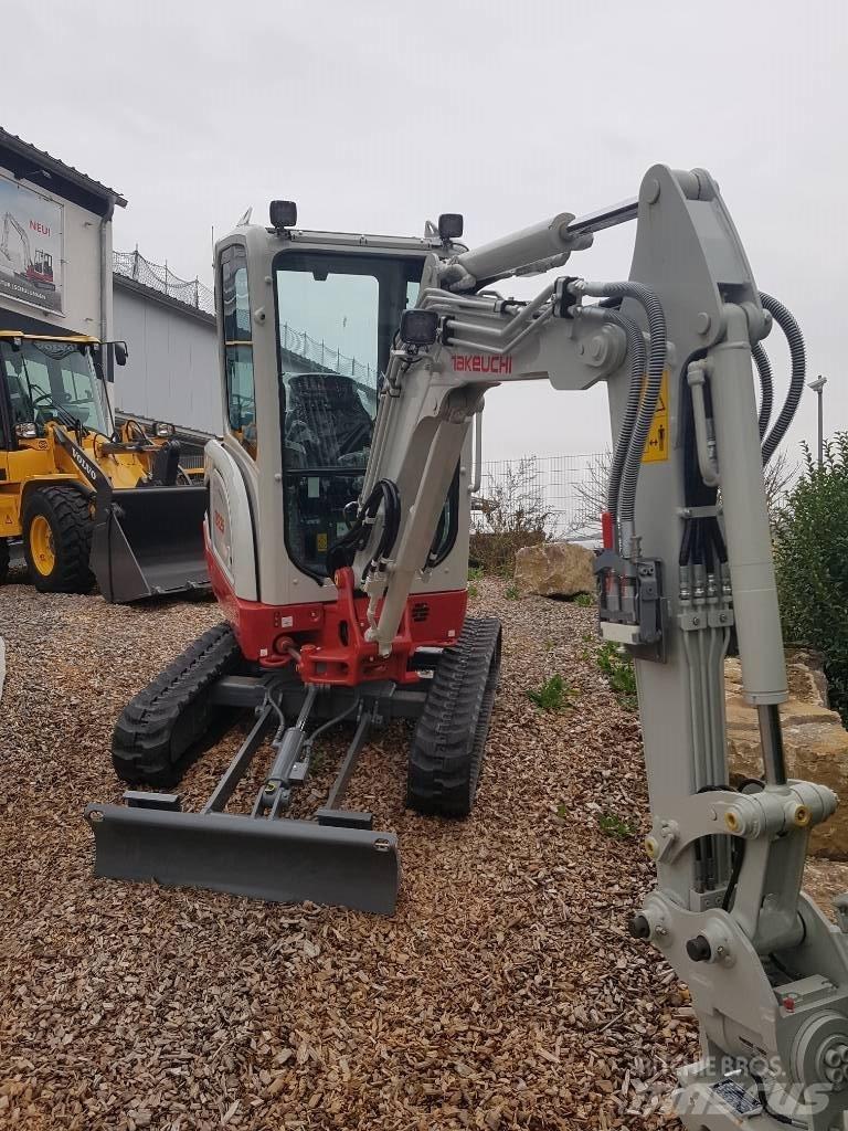 Takeuchi TB225 小型挖土機/掘鑿機<7t(小型挖掘機)