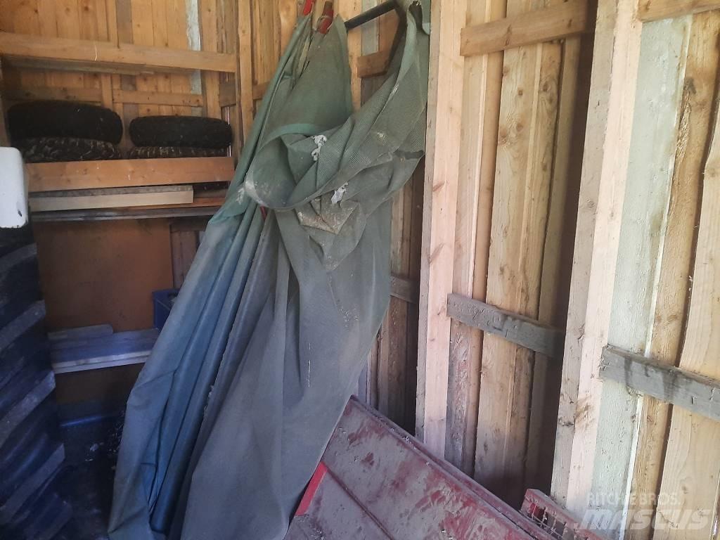 Tuhti Rehulaidat M90 其他拖車