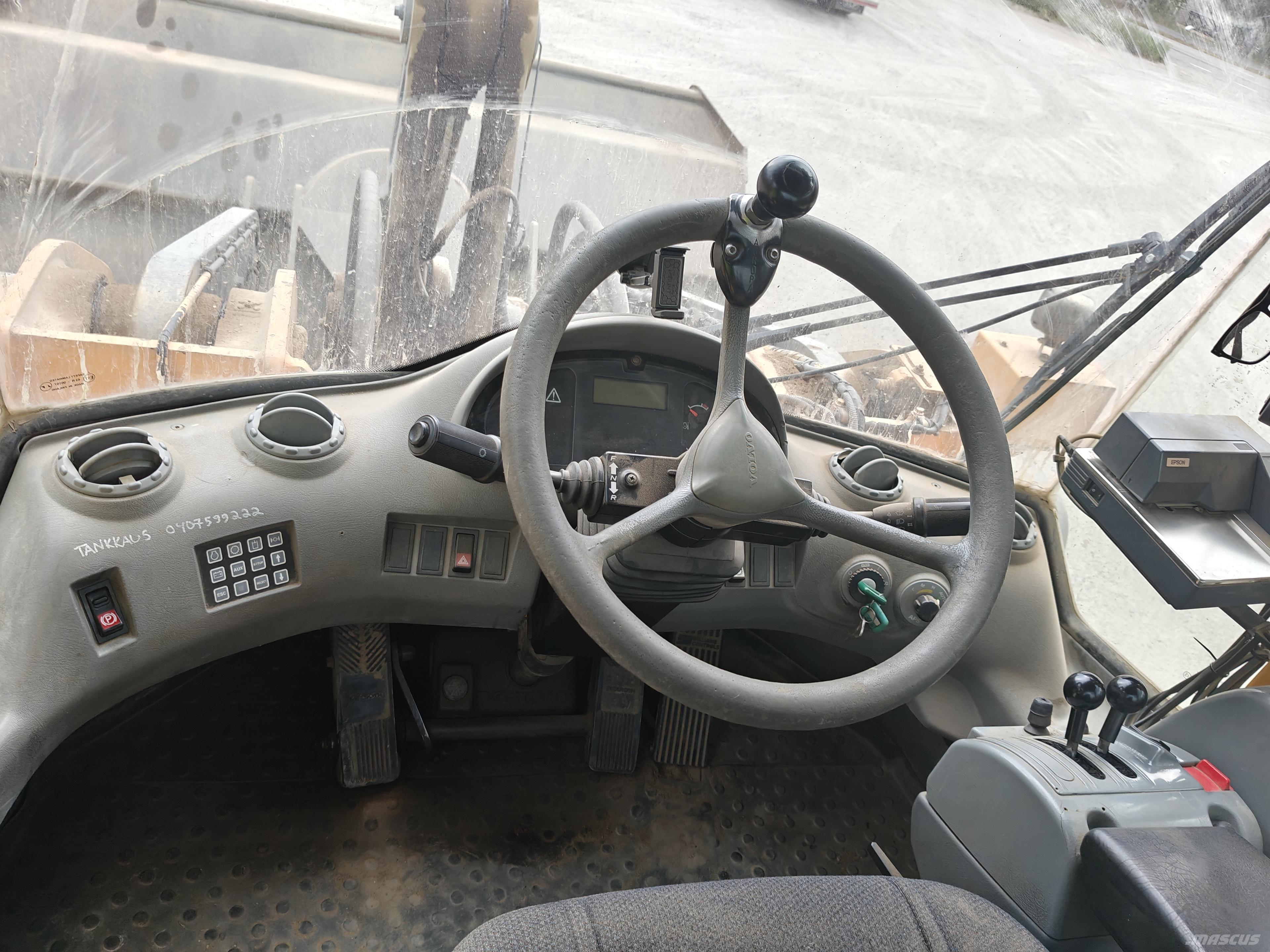 Volvo L 220 E 輪胎式裝載機