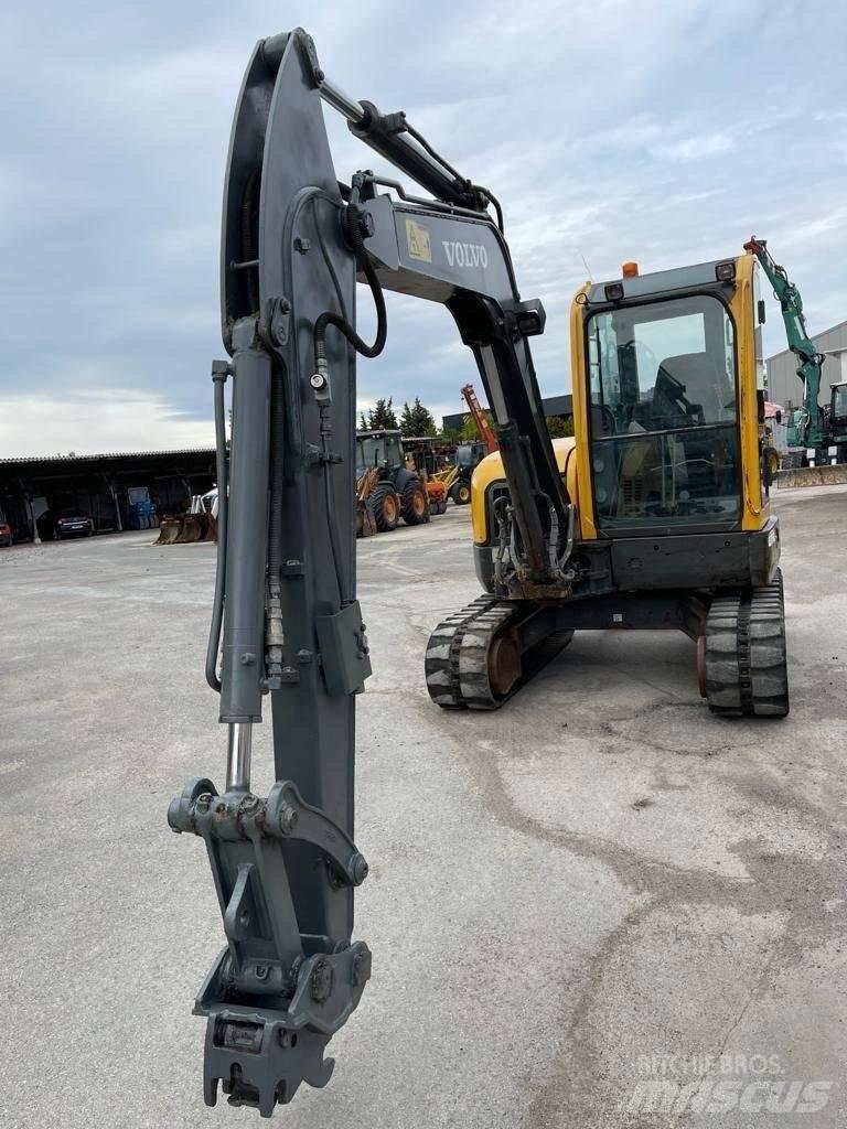 Volvo ECR 58 小型挖土機/掘鑿機<7t(小型挖掘機)