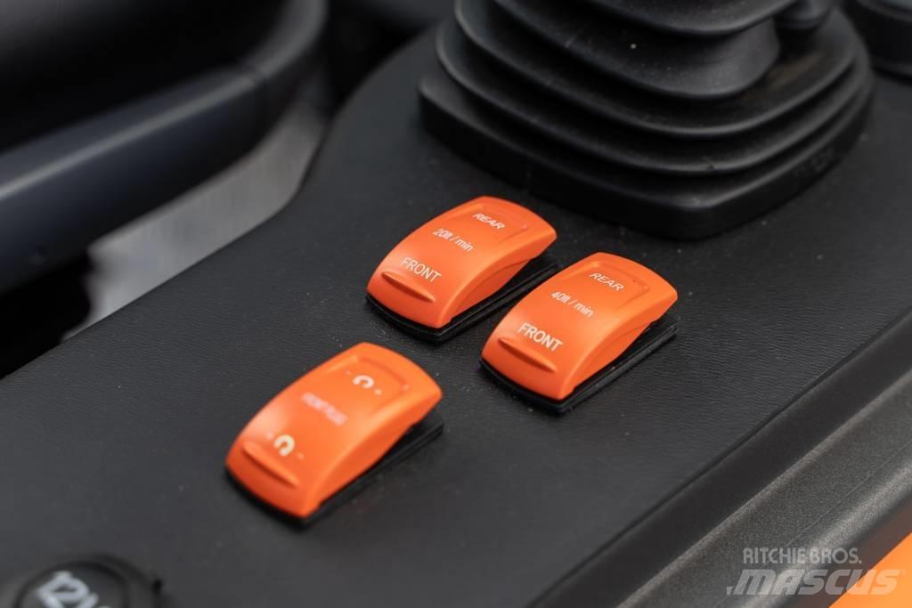 Cast GENESIS 40XD 小型裝載機