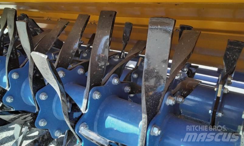 Bomford Dyna Drive 中耕管理機