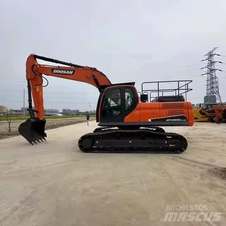 Doosan DX300LC 履帶式 挖土機/掘鑿機/挖掘機