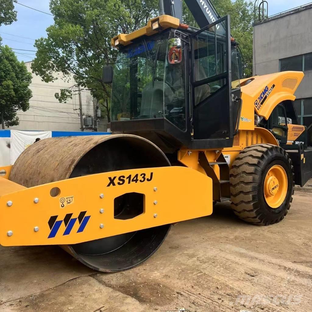 XCMG 143J 單輪滾壓機