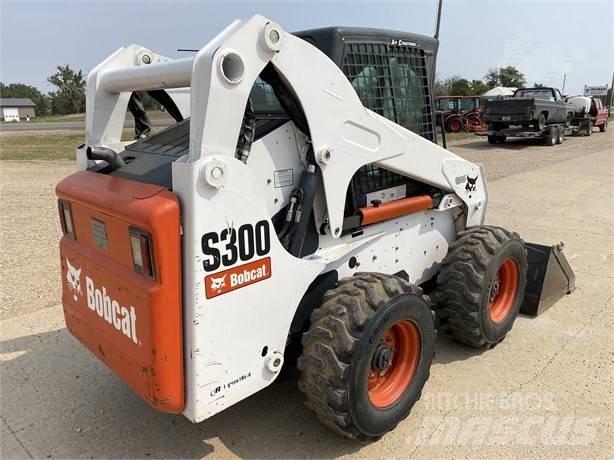 Bobcat S 300 滑移轉向裝載機