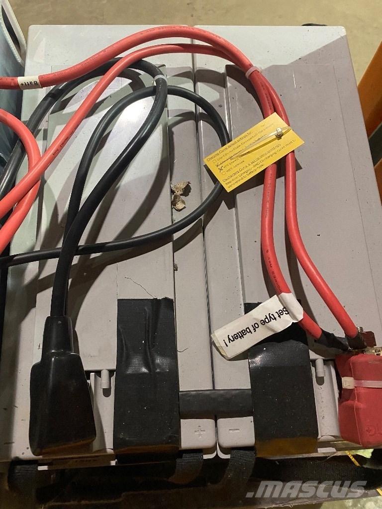 Taski 2100 洗地吸乾機