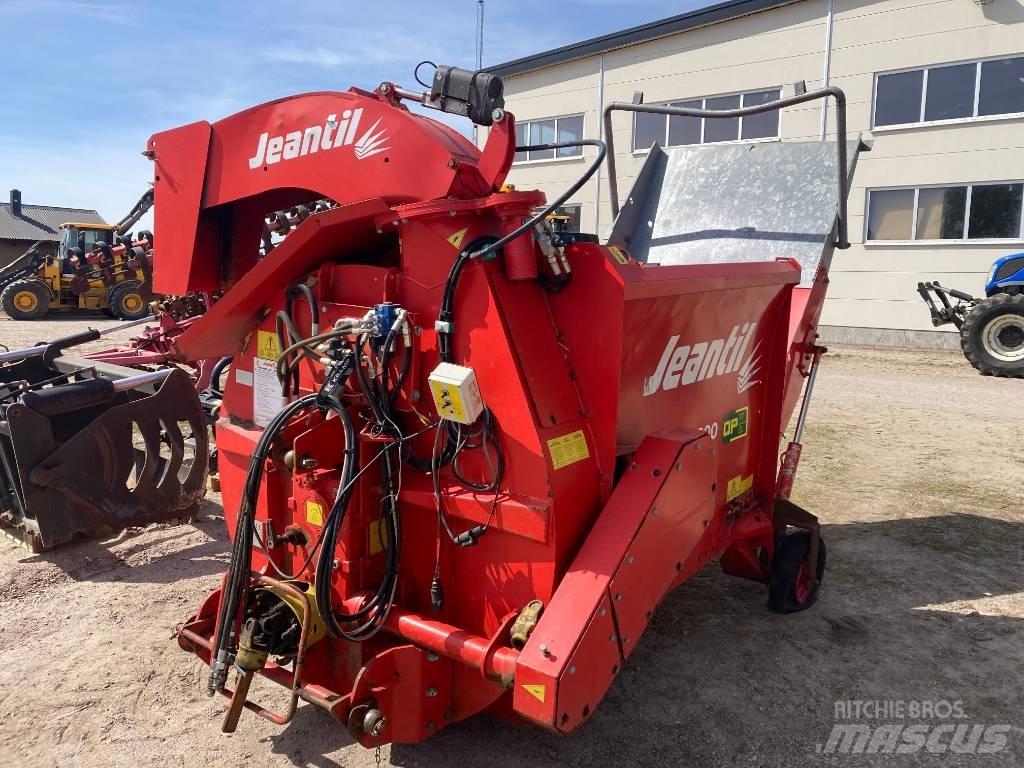 Jeantil PR 2000 草捆撕碎機、切割機、拆袋機