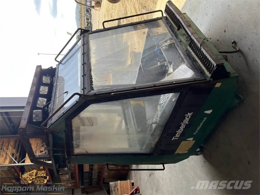 Timberjack 1270 駕駛室與內部