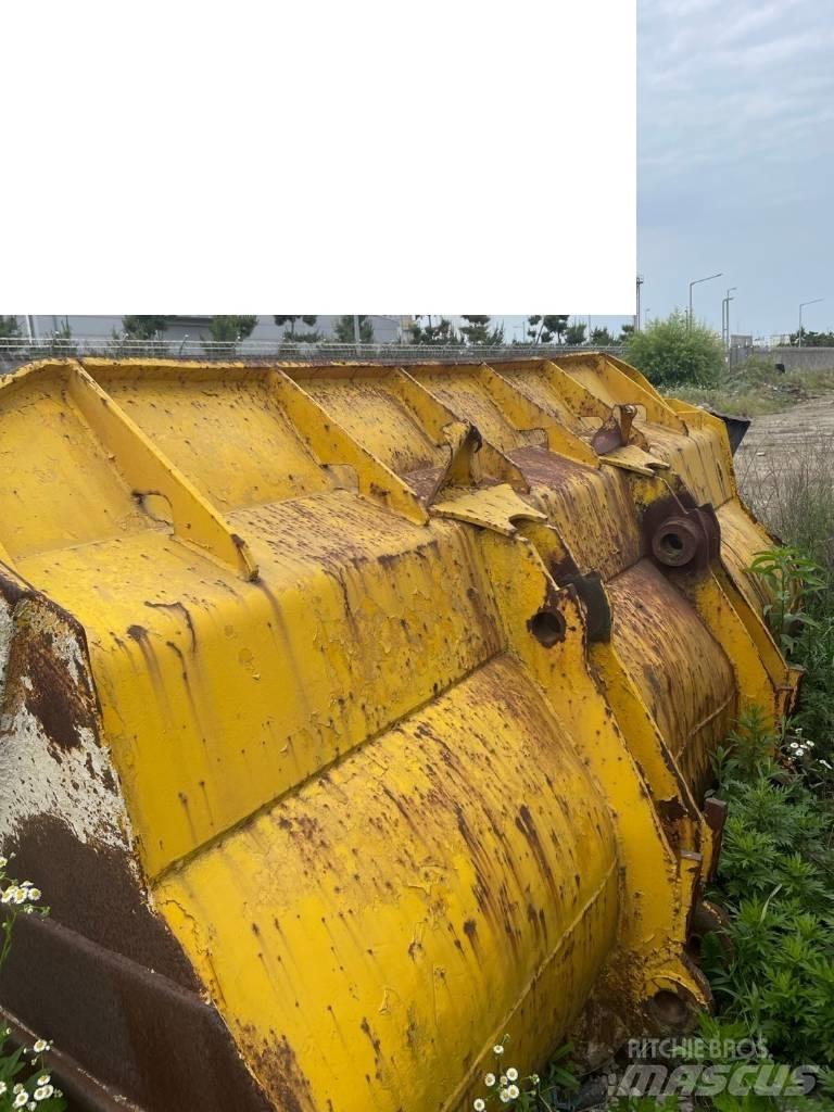 CAT 980 B 輪胎式裝載機