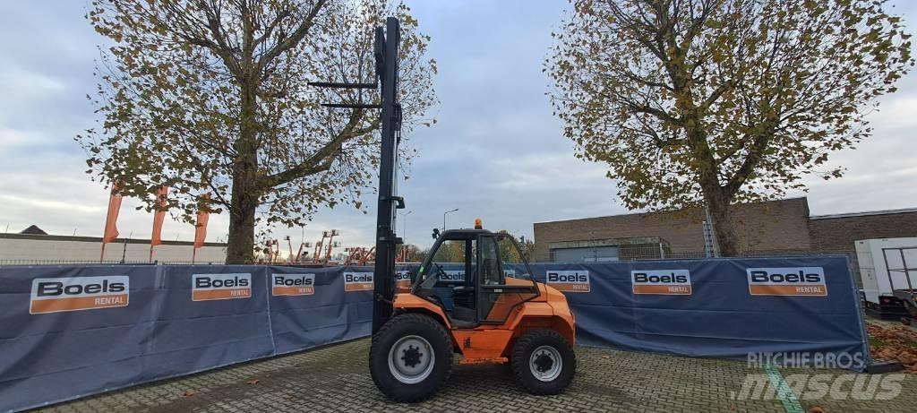 Manitou M30-4 柴油卡車