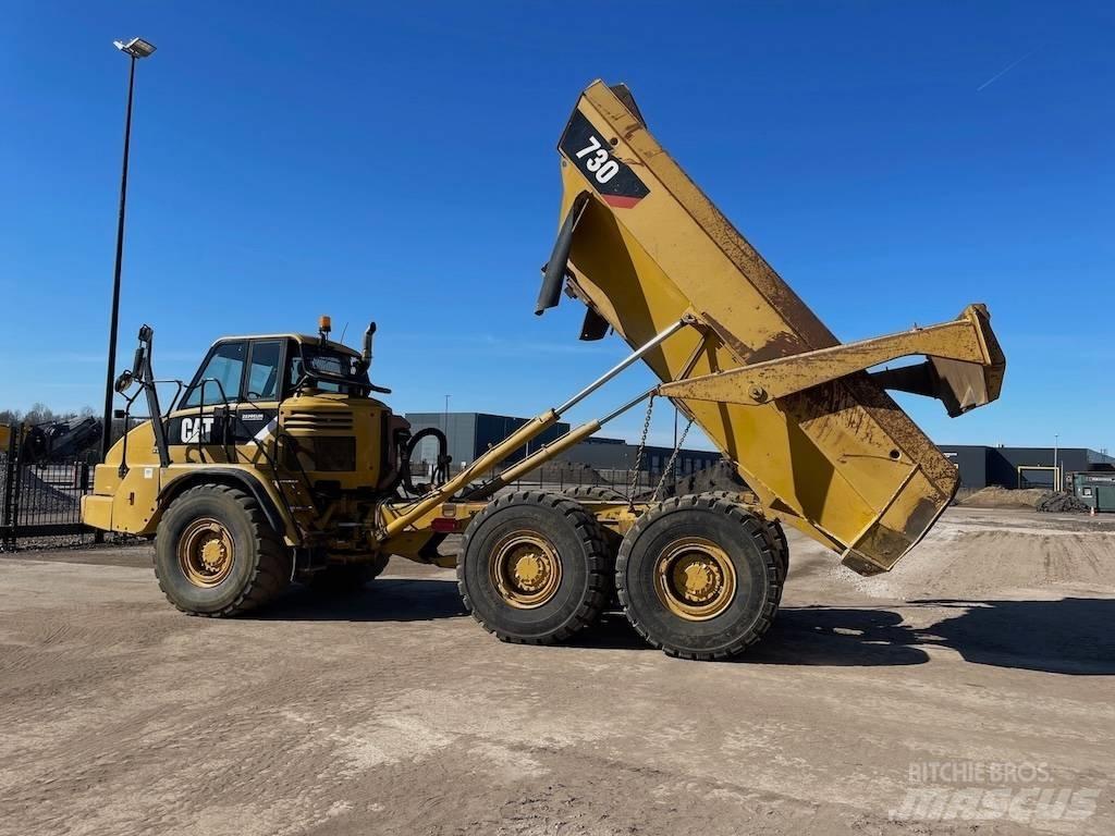 CAT 730 鉸接式起吊車