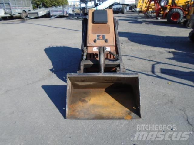 Ditch Witch SK 650 滑移轉向裝載機