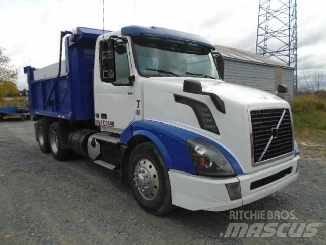 Volvo VNL 傾卸式卡車
