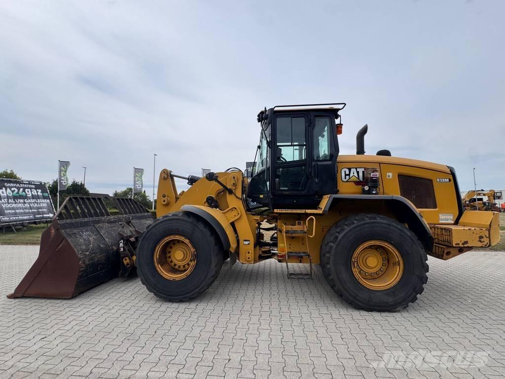 CAT 938 M 輪胎式裝載機