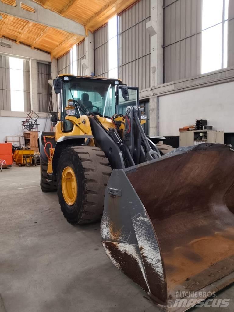 Volvo Volvo L120H 小型裝載機