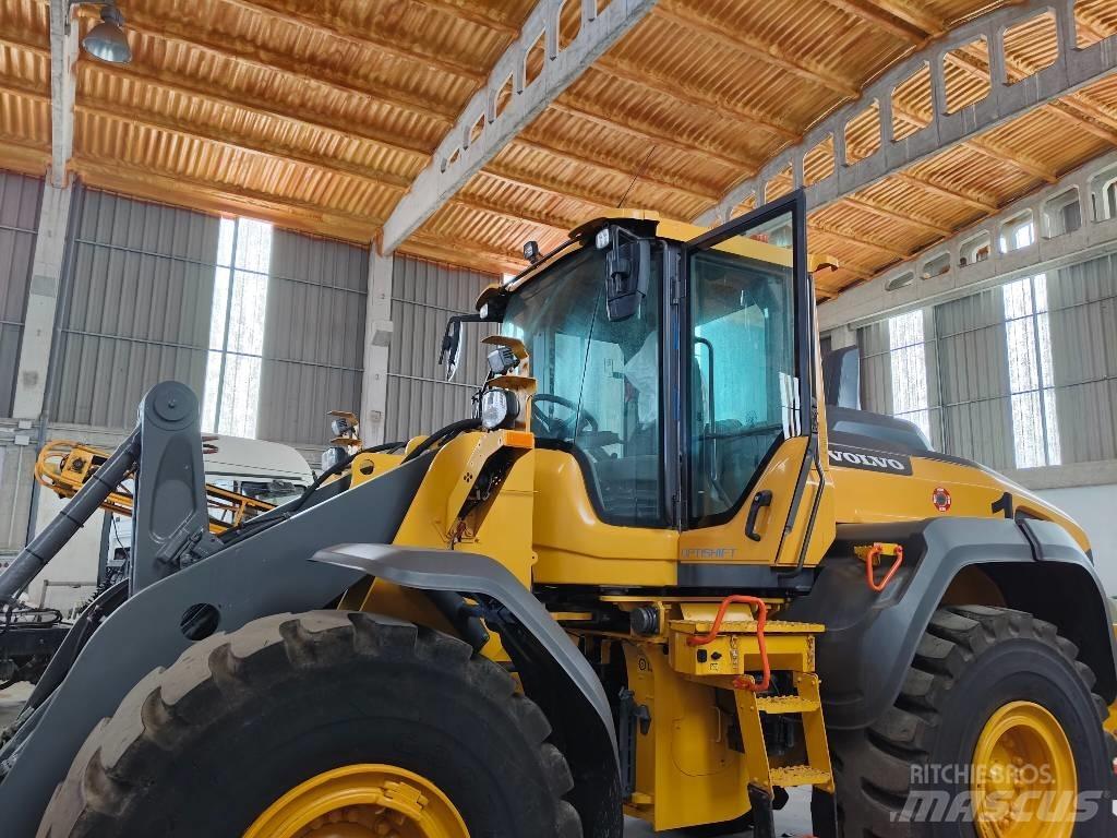 Volvo Volvo L120H 小型裝載機