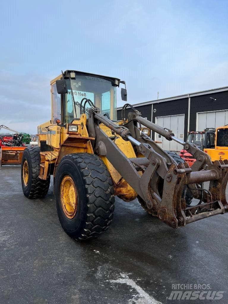 Volvo L90 B 輪胎式裝載機