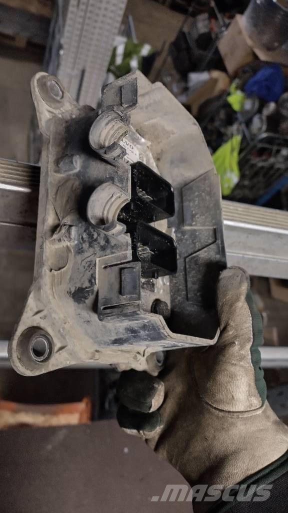 Volvo FCIOMM 電子設備