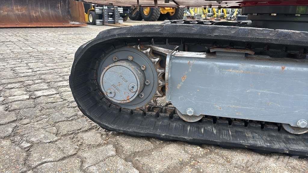 Takeuchi TB216 小型挖土機/掘鑿機<7t(小型挖掘機)