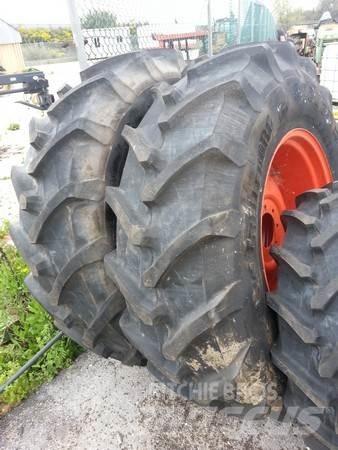  Pneus 420/85R30 輪胎、車輪和輪圈