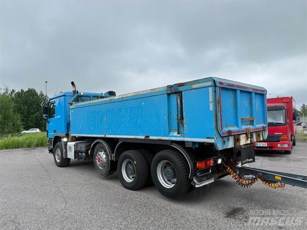Sisu DK12M 8X4 傾卸式卡車