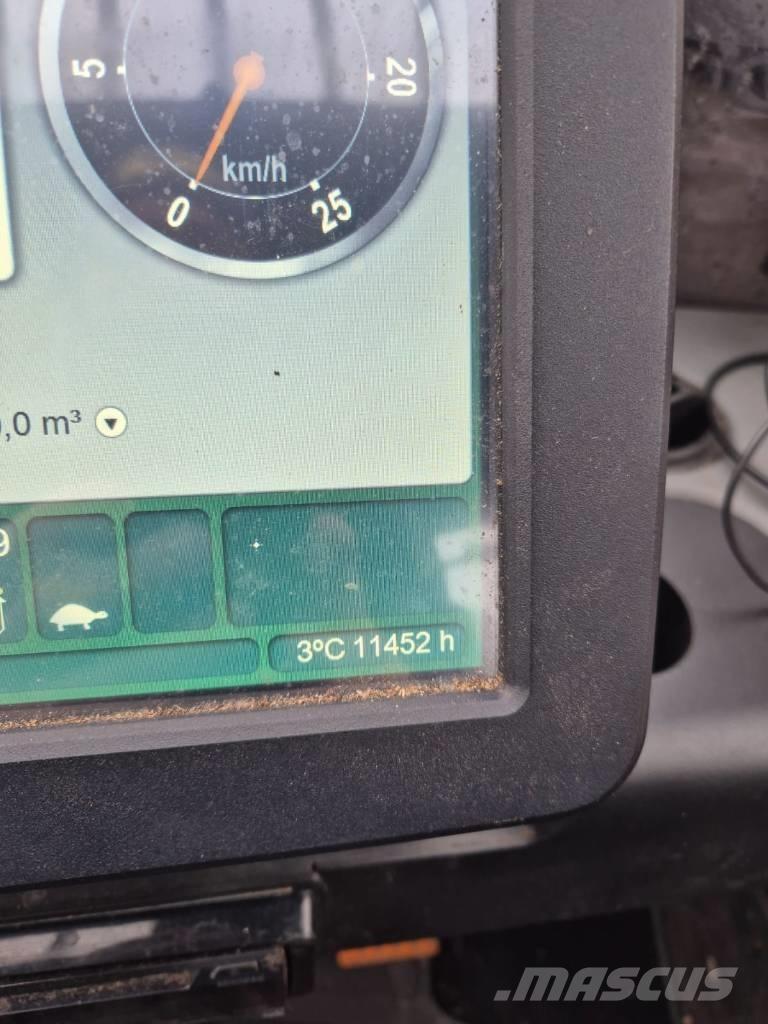 John Deere 1210 G 集運機