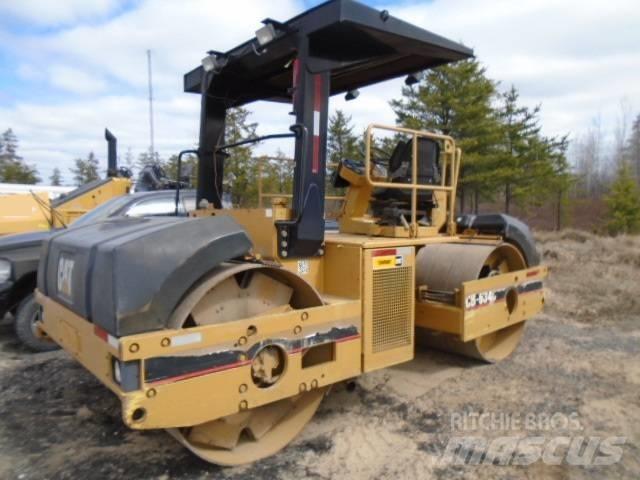 CAT CB 634 C 雙輪滾壓機