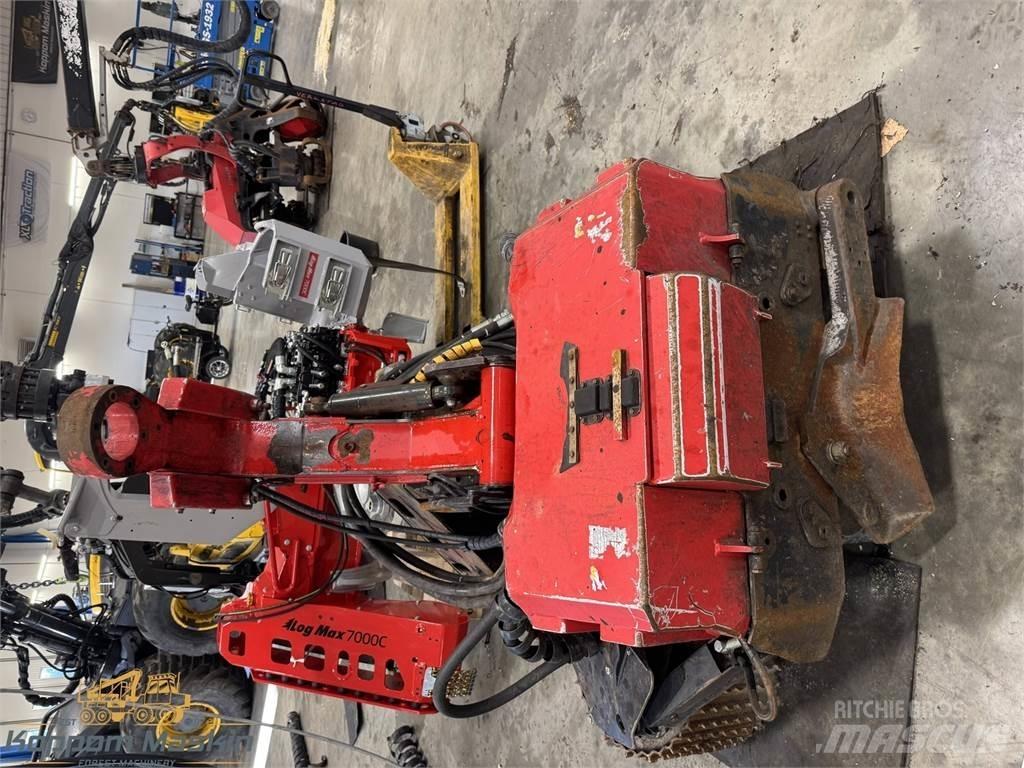Komatsu S132 收穫機頭