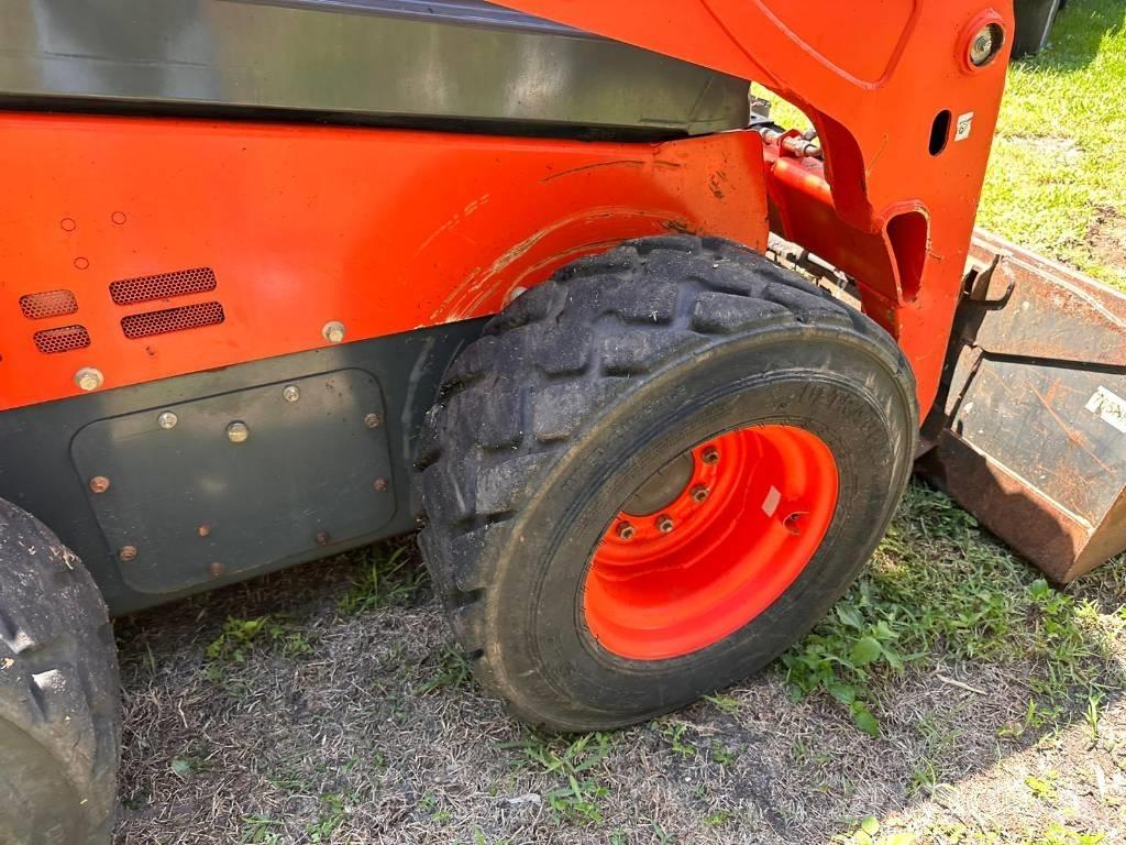 Kubota SSV 75 滑移轉向裝載機