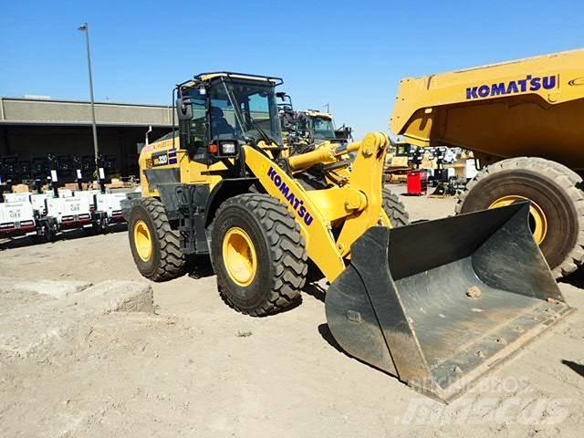 Komatsu WA320-8 輪胎式裝載機