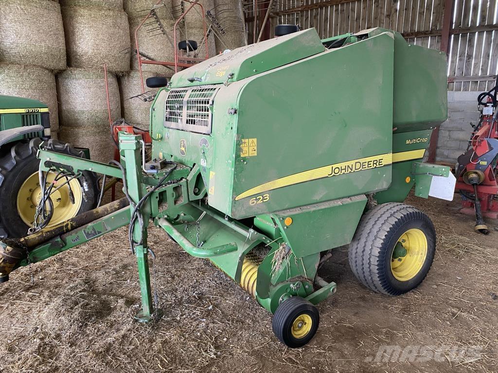 John Deere 623 圓型牧草打包機
